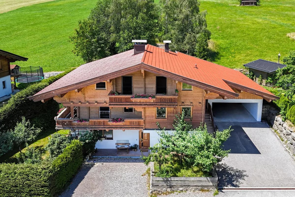 8-Zimmer-Haus kaufen in Kitzbühel – 240 m², € 1.390.000 – Bild 2 von 17