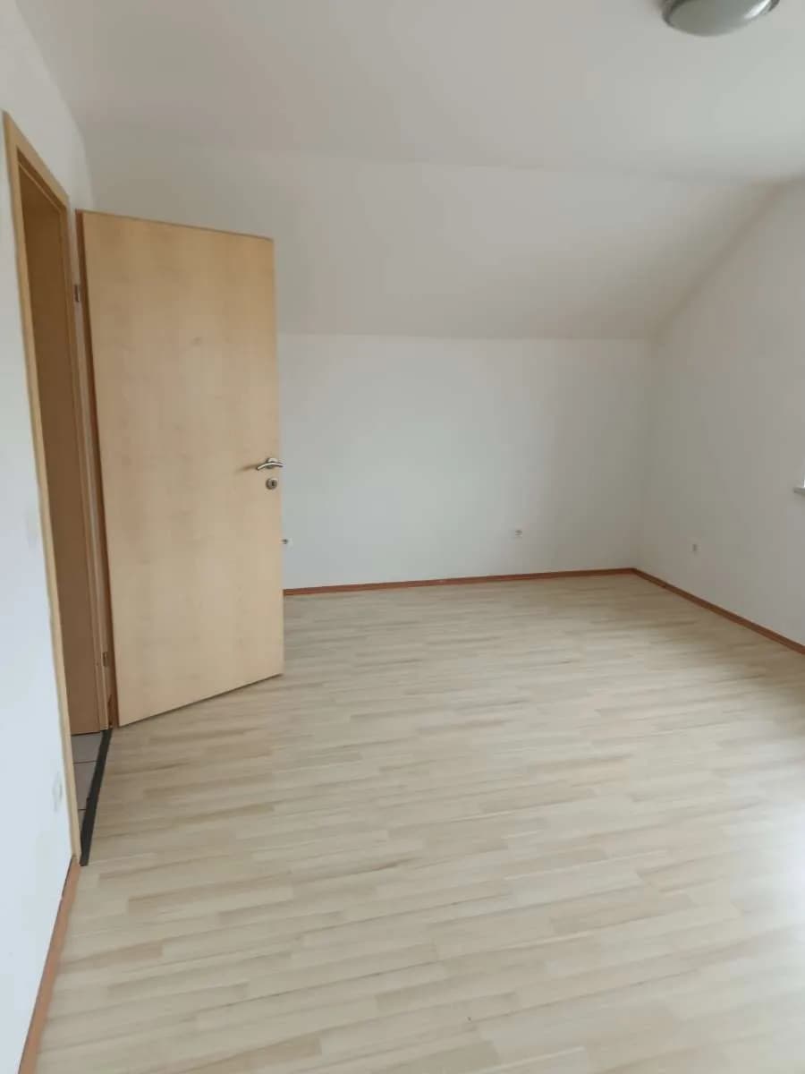 4-Zimmer-Haus mieten in Mistelbach – 130 m², € 1.690 – Bild 19 von 21