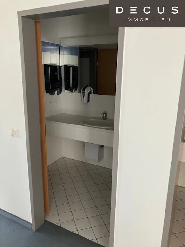 Gewerbeimmobilie mieten in Mödling – 268 m², € 11 – Bild 31 von 54
