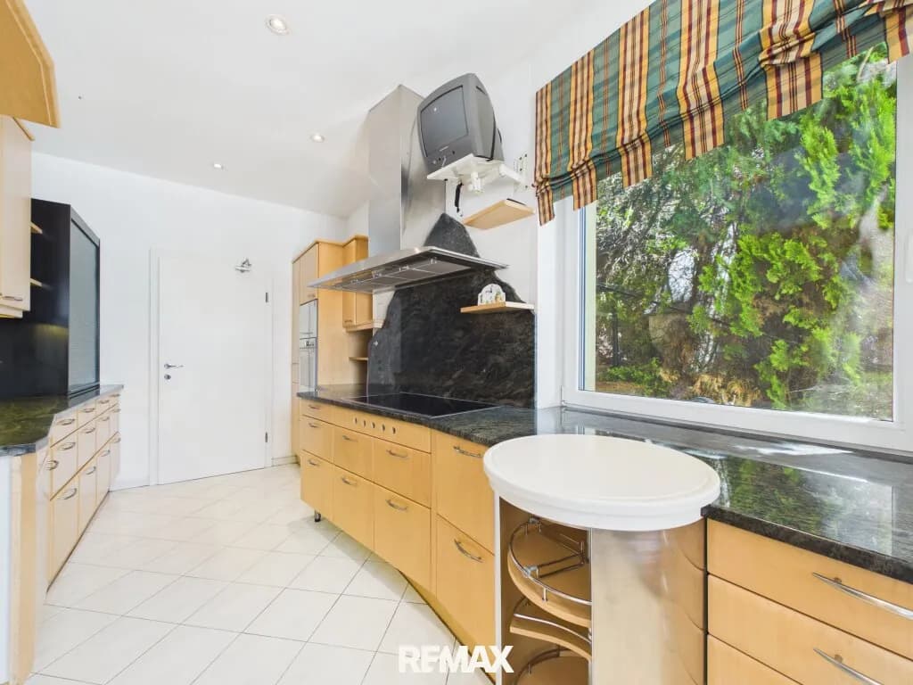 8-Zimmer-Immobilie kaufen in Sankt Pölten Land – 370 m², € 998.000 – Bild 11 von 28