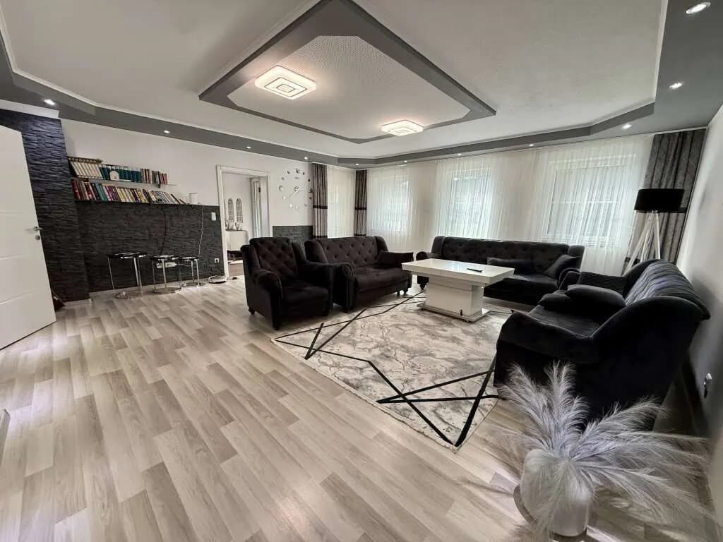 Gewerbeimmobilie kaufen in Vöcklabruck – 366 m², € 769.000