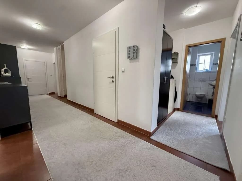 Gewerbeimmobilie kaufen in Vöcklabruck – 366 m², € 769.000 – Bild 7 von 21