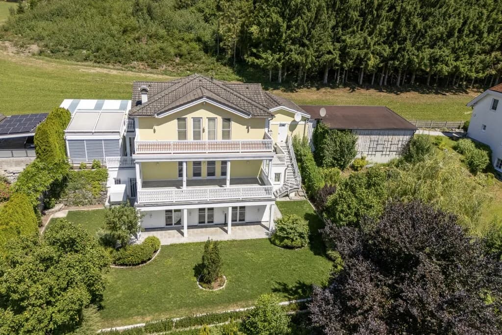 10-Zimmer-Immobilie kaufen in Vöcklabruck – 270 m², € 1.770.000