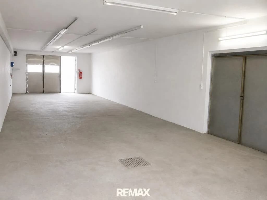 Gewerbeimmobilie kaufen in Linz Land – 2 474 m², € 1.890.000 – Bild 8 von 23