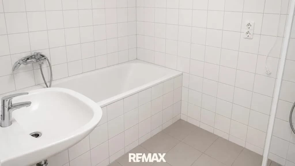 Gewerbeimmobilie kaufen in Linz Land – 2 474 m², € 1.890.000 – Bild 12 von 23