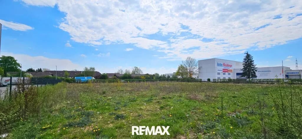 Immobilie kaufen in Linz Land – 3 693 m², € 2.400.000 – Bild 1 von 8