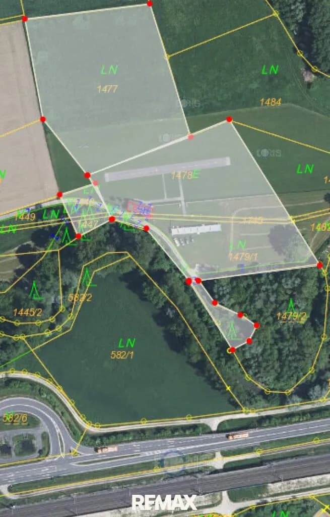 Grundstück kaufen in Linz Land – 20 974 m²