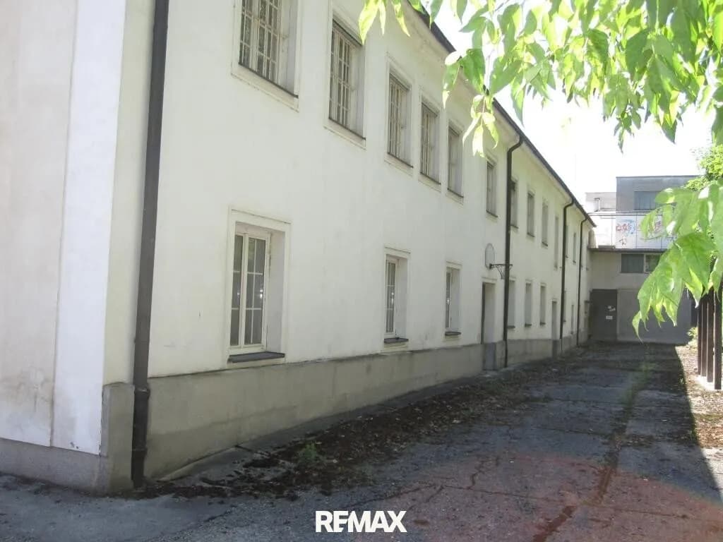 Gewerbeimmobilie mieten in Linz Land – 20 m²