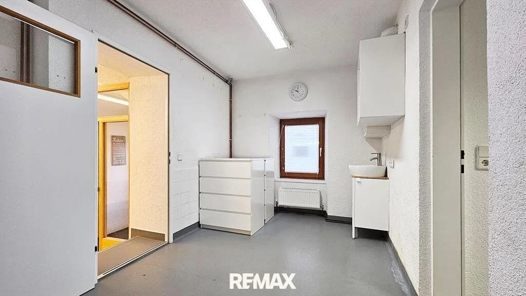 Gewerbeimmobilie kaufen in Innsbruck-Land – 95 m², € 290.000 – Bild 2 von 3