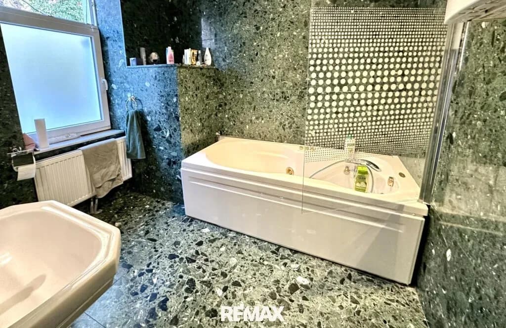 7-Zimmer-Haus mieten in Wien – 294 m², € 4.900 – Bild 11 von 16
