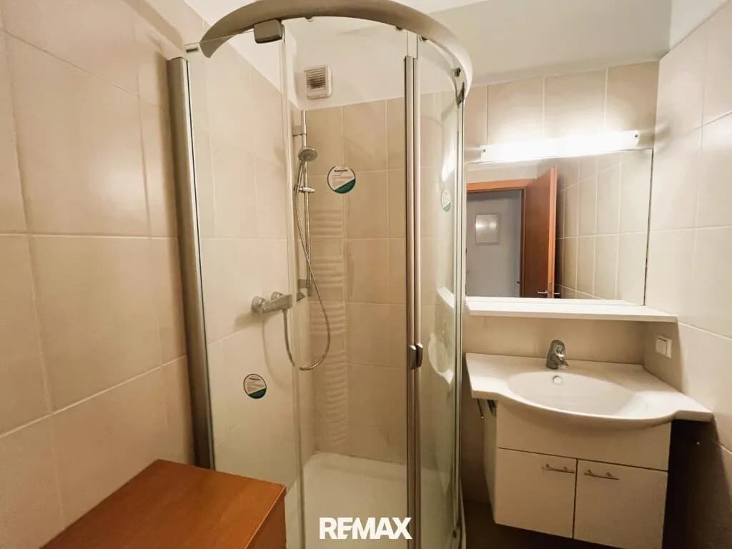 Gewerbeimmobilie kaufen in Neunkirchen – 758 m², € 1.225.000 – Bild 17 von 44