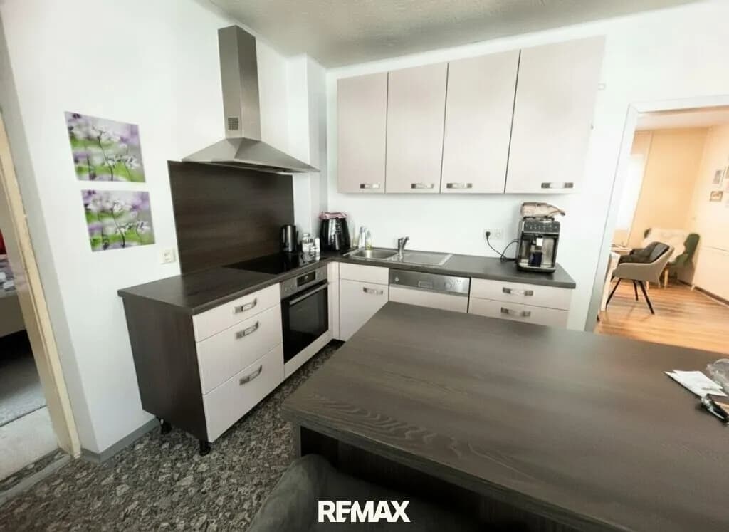 9-Zimmer-Haus kaufen in Neunkirchen – 268 m², € 249.000 – Bild 2 von 27
