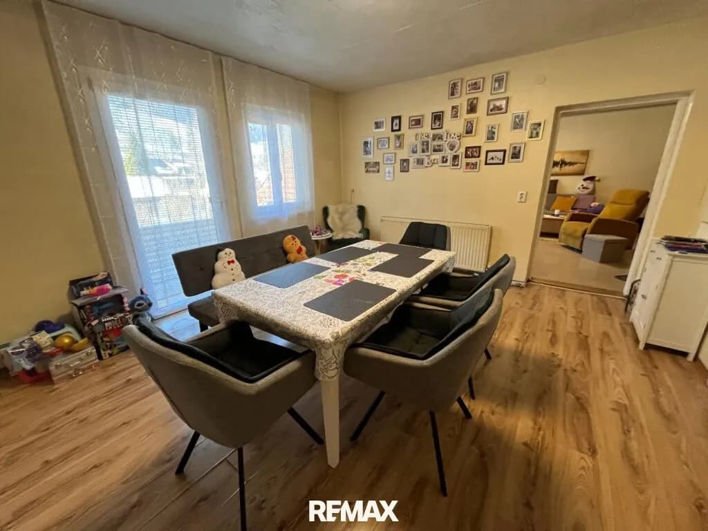 9-Zimmer-Haus kaufen in Neunkirchen – 268 m², € 249.000 – Bild 5 von 27