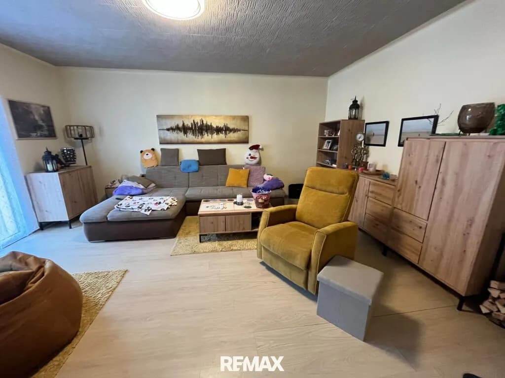 9-Zimmer-Haus kaufen in Neunkirchen – 268 m², € 249.000 – Bild 7 von 27