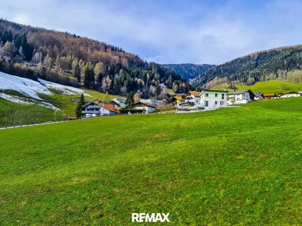 Grundstück kaufen in Innsbruck-Land – 1 040 m², € 439.000
