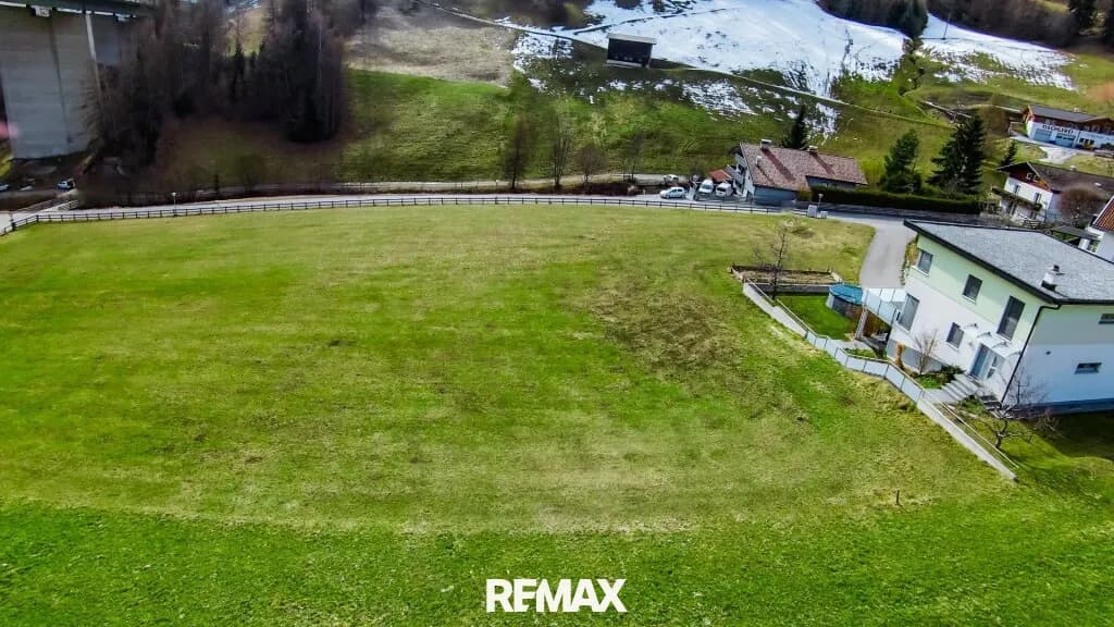 Grundstück kaufen in Innsbruck-Land – 1 040 m², € 439.000 – Bild 2 von 10