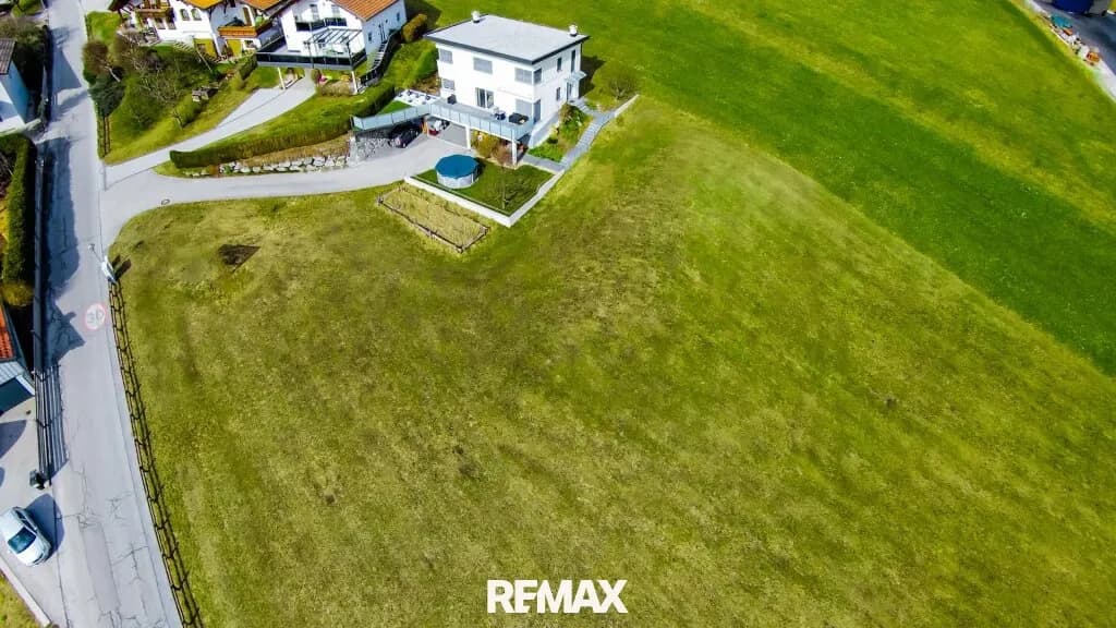 Grundstück kaufen in Innsbruck-Land – 1 040 m², € 439.000 – Bild 3 von 10