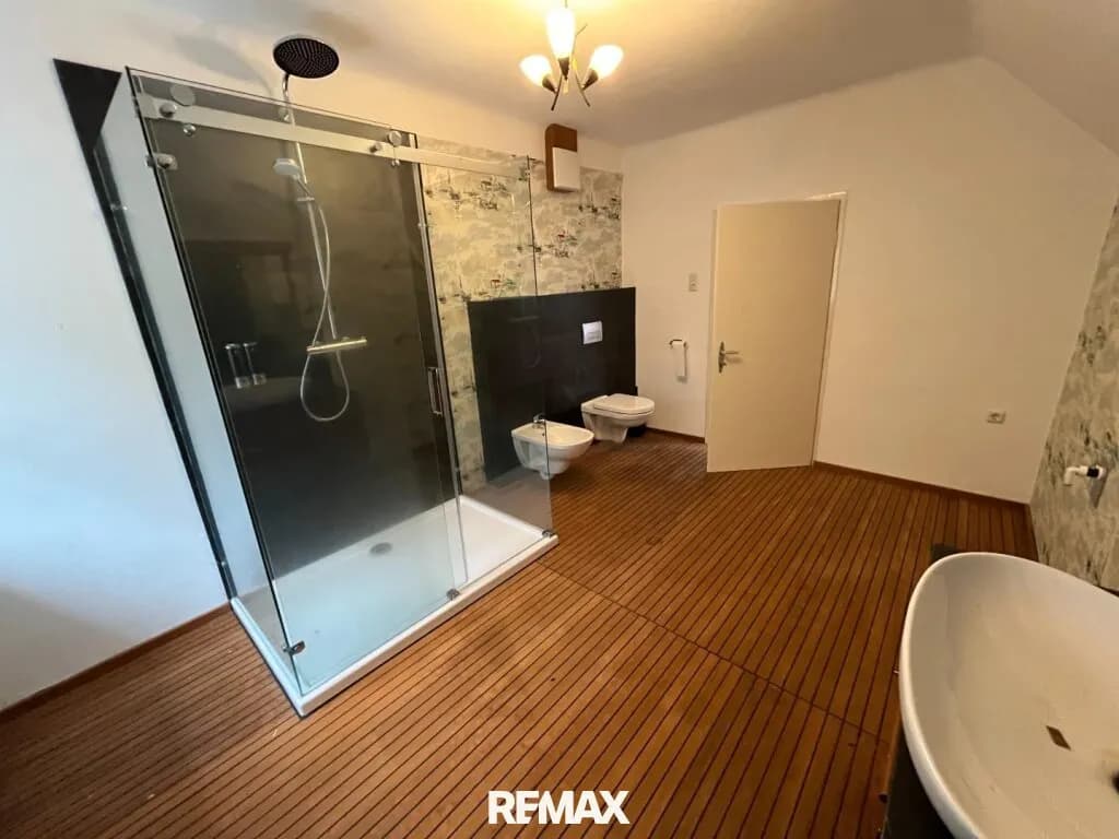 Haus kaufen in Neunkirchen – 181 m², € 190.000 – Bild 7 von 24