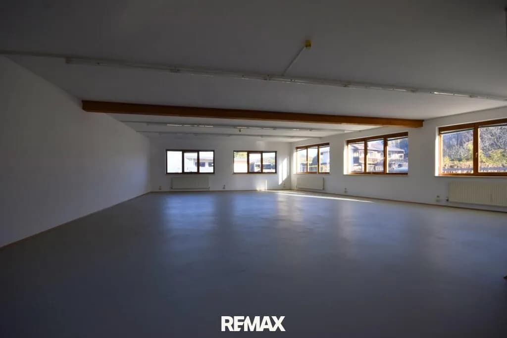 Gewerbeimmobilie mieten in Innsbruck-Land – 380 m², € 2.910 – Bild 2 von 4