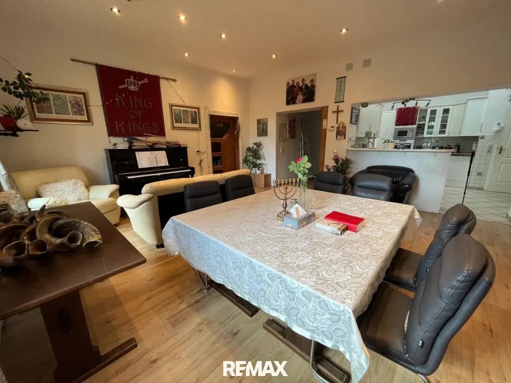 11-Zimmer-Haus kaufen in Baden – 484 m², € 399.000 – Bild 10 von 35