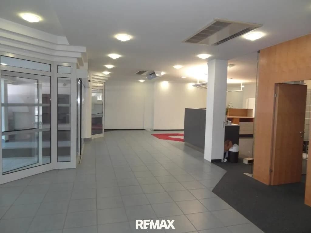 Gewerbeimmobilie mieten in Innsbruck – 232 m², € 4.283