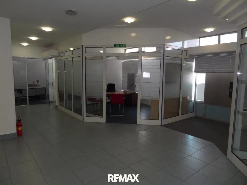 Gewerbeimmobilie mieten in Innsbruck – 232 m², € 4.283 – Bild 2 von 2