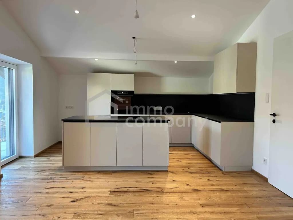 2-Zimmer-Wohnung mieten in Hallein – 105 m², € 2.193