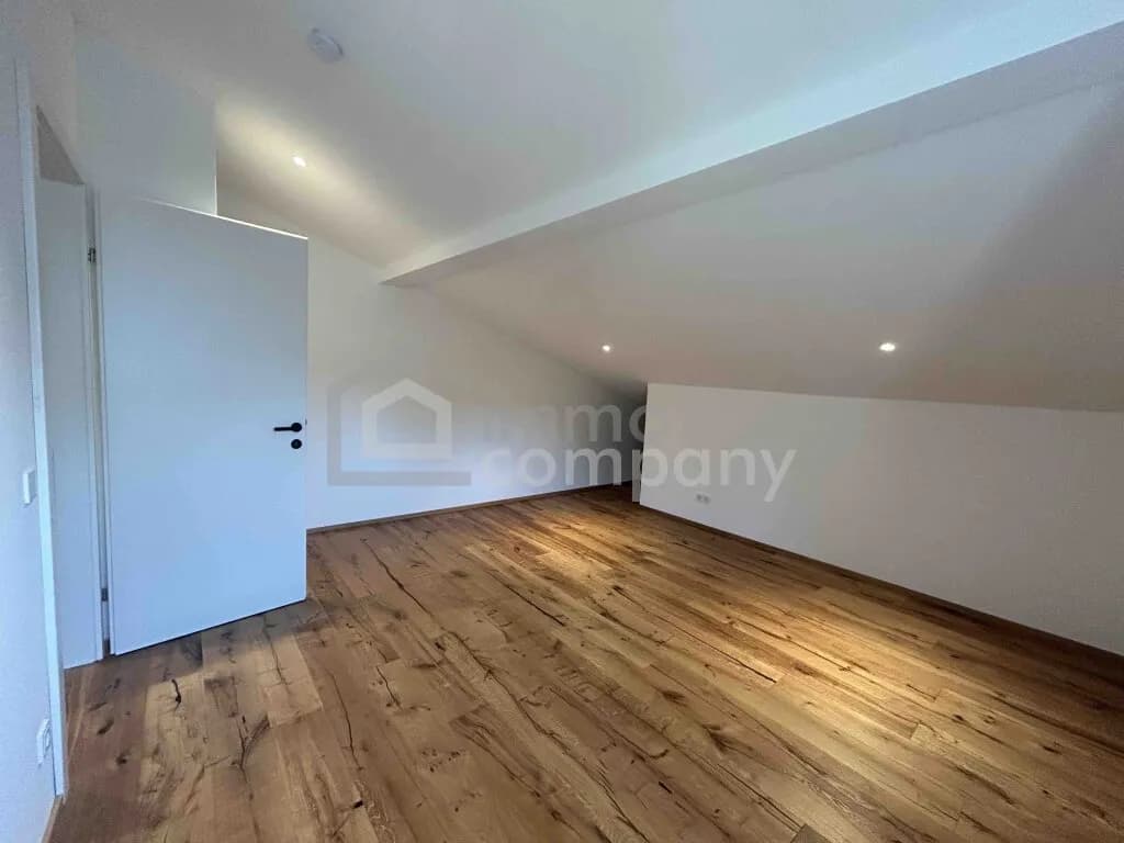 2-Zimmer-Wohnung mieten in Hallein – 105 m², € 2.193 – Bild 2 von 10