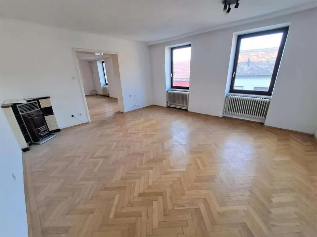 14-Zimmer-Haus kaufen in Hollabrunn – 310 m², € 290.000 – Bild 3 von 30