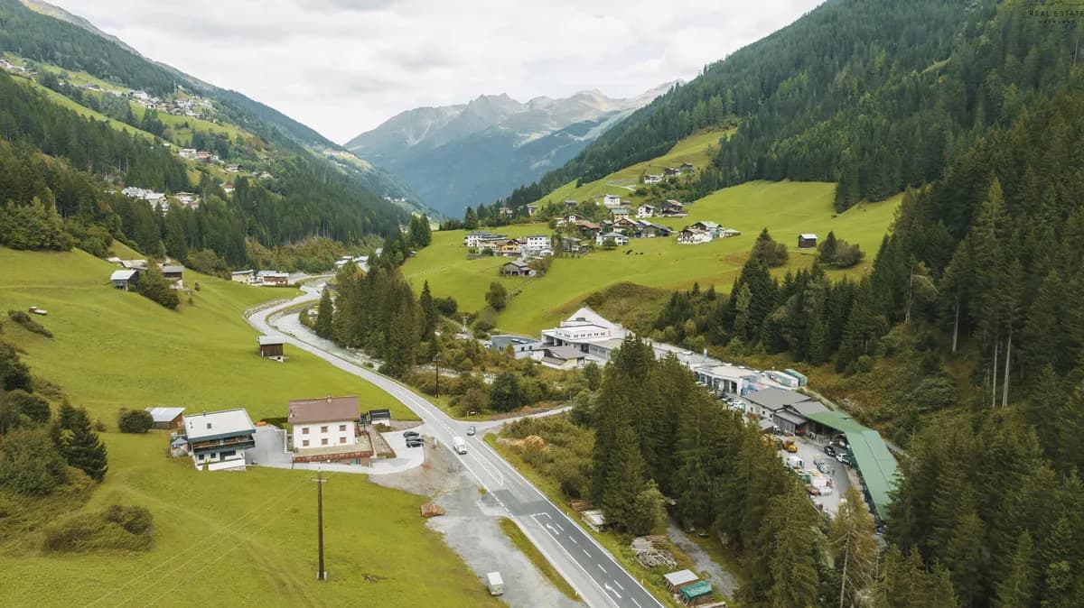 Immobilie kaufen in Landeck – 1 349 m² – Bild 2 von 8