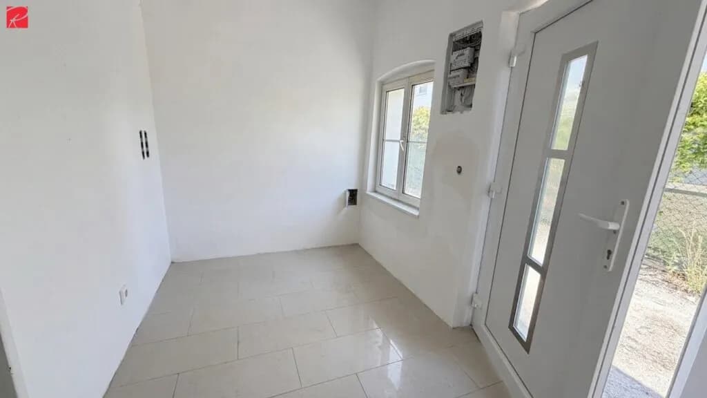 6-Zimmer-Gewerbeimmobilie kaufen in Baden – 126 m², € 299.000 – Bild 2 von 7