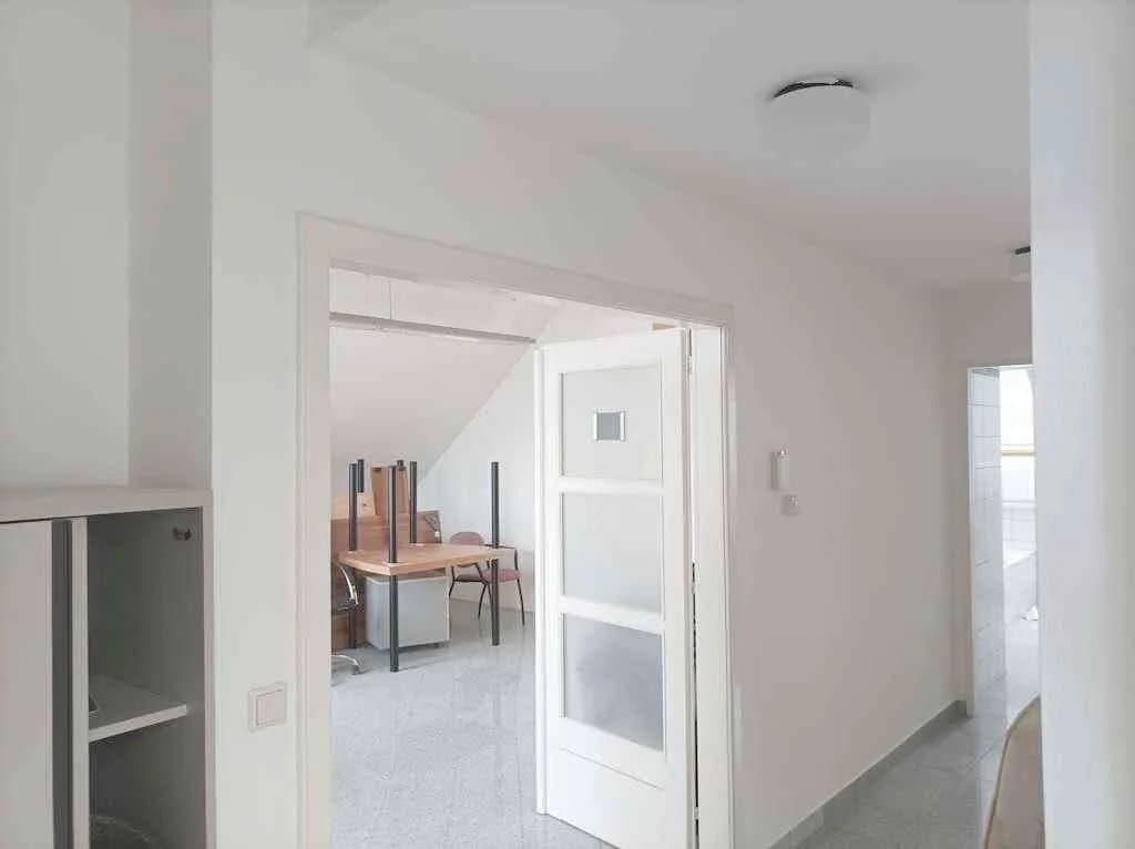 6-Zimmer-Gewerbeimmobilie mieten in Mistelbach – 74 m², € 1.073 – Bild 8 von 22