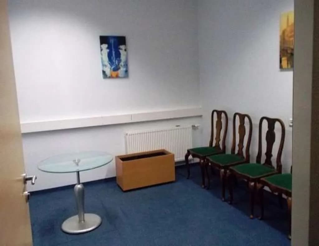 10-Zimmer-Gewerbeimmobilie mieten in Mistelbach – 327 m², € 3.924 – Bild 5 von 6