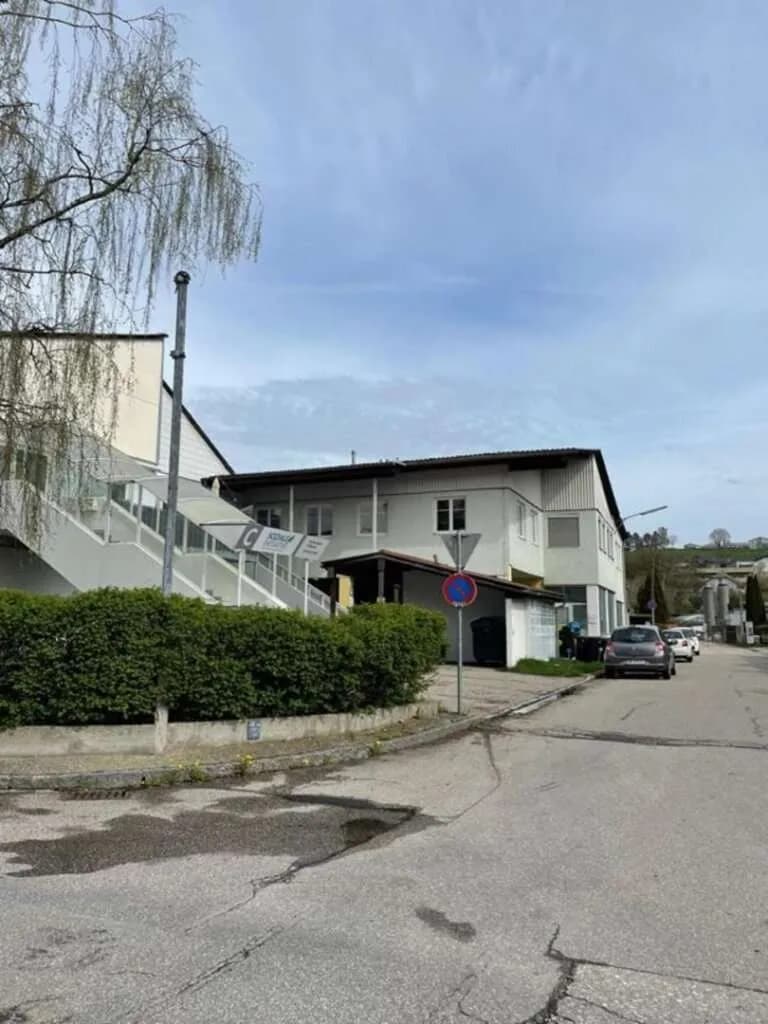Gewerbeimmobilie kaufen in Vöcklabruck – 4 215 m², € 5.000.000 – Bild 3 von 3
