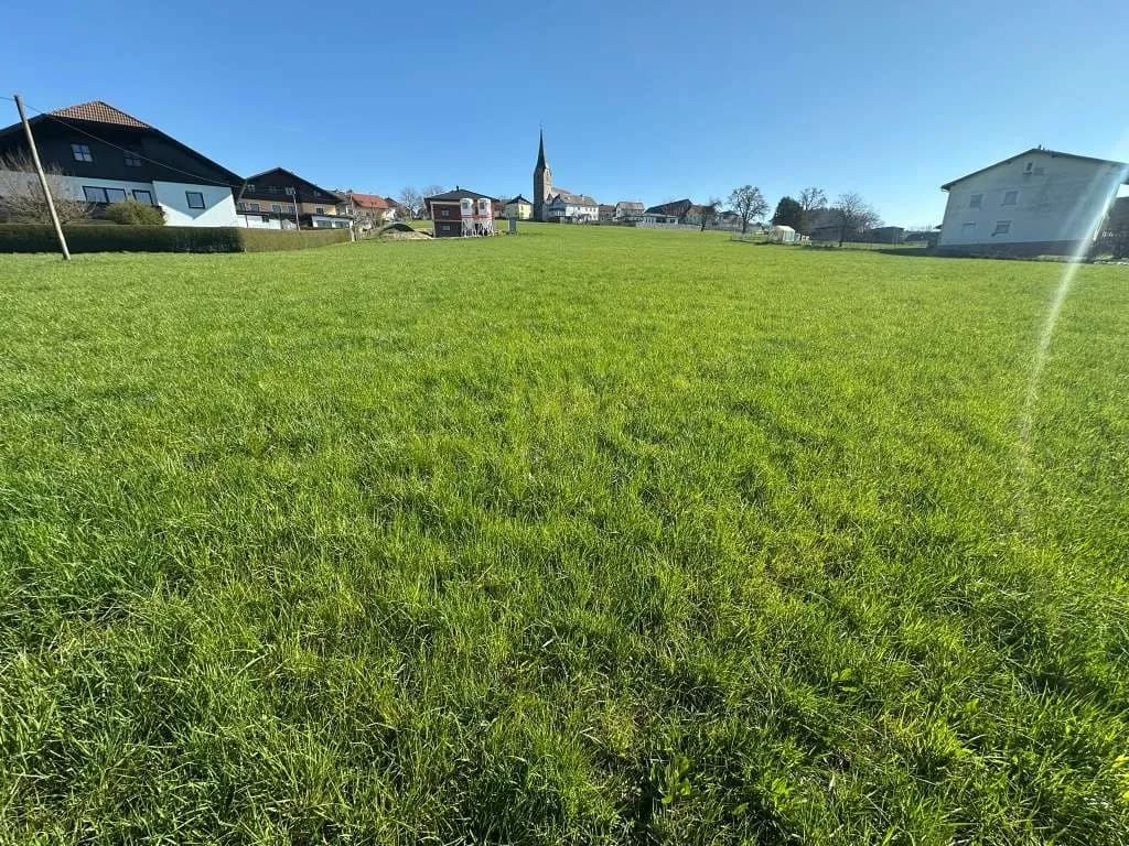 Grundstück kaufen in Ried im Innkreis – 740 m², € 66.600 – Bild 2 von 3