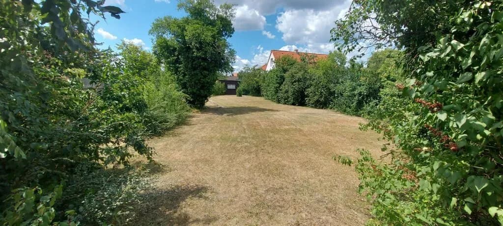 Grundstück kaufen in Neunkirchen – 839 m², € 285.000