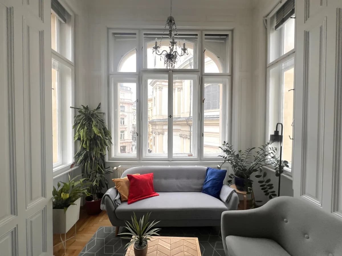 8-Zimmer-Gewerbeimmobilie mieten in Wien – 215 m², € 4.860 – Bild 2 von 24