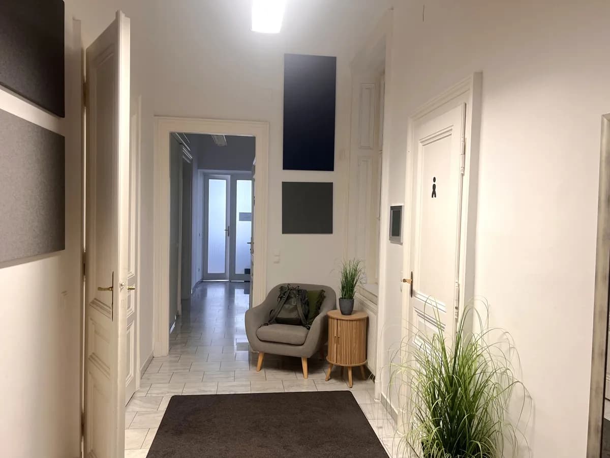8-Zimmer-Gewerbeimmobilie mieten in Wien – 215 m², € 4.860 – Bild 11 von 24