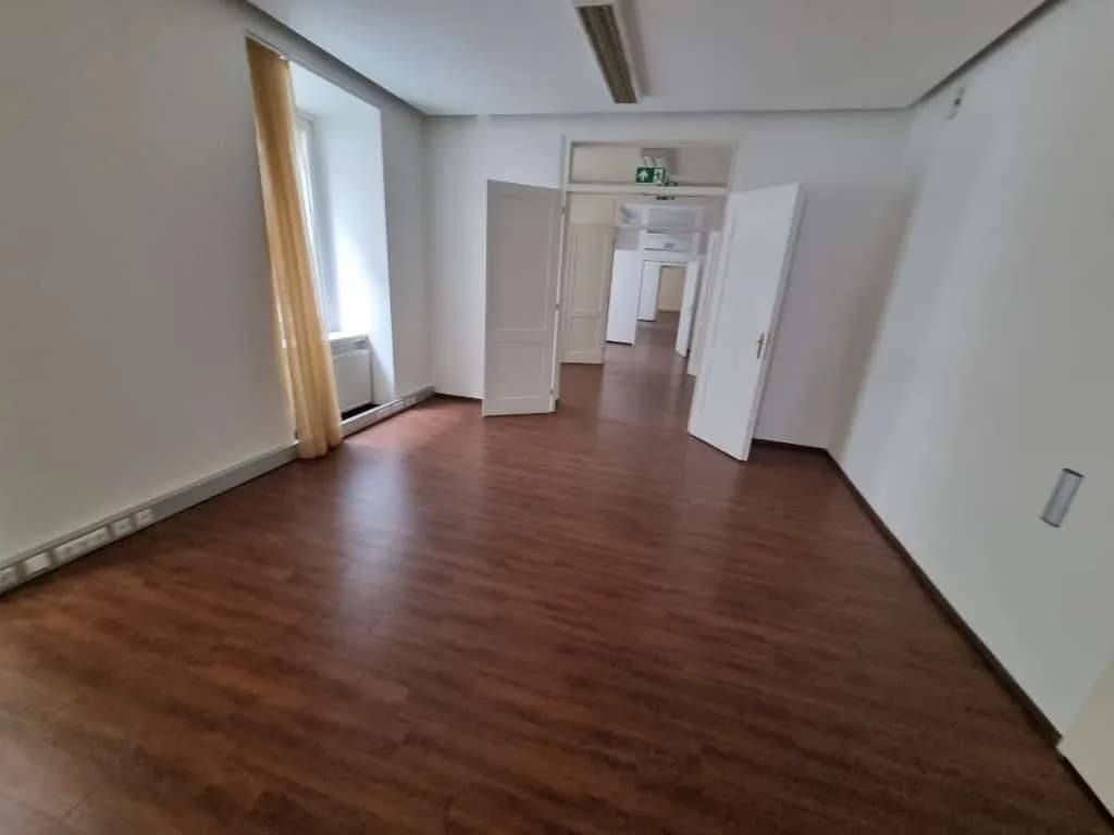 Gewerbeimmobilie mieten in Graz – 204 m², € 2.284