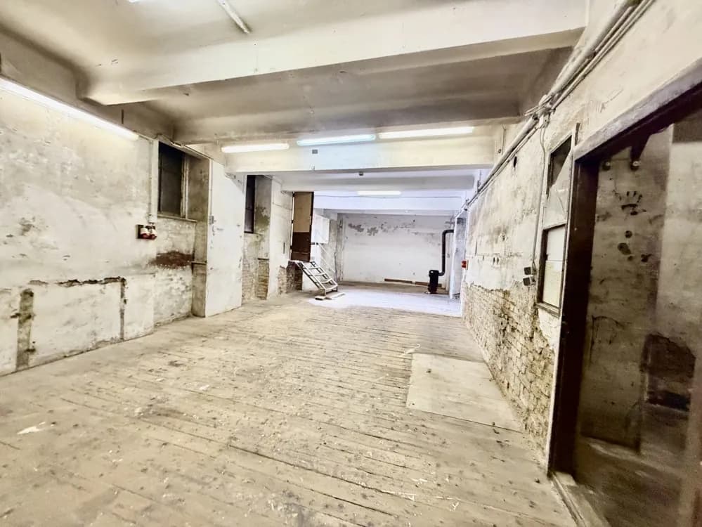 Gewerbeimmobilie mieten in Wien – 90 m², € 795