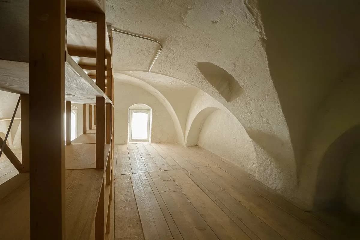 Gewerbeimmobilie mieten in Mödling – 64 m², € 583