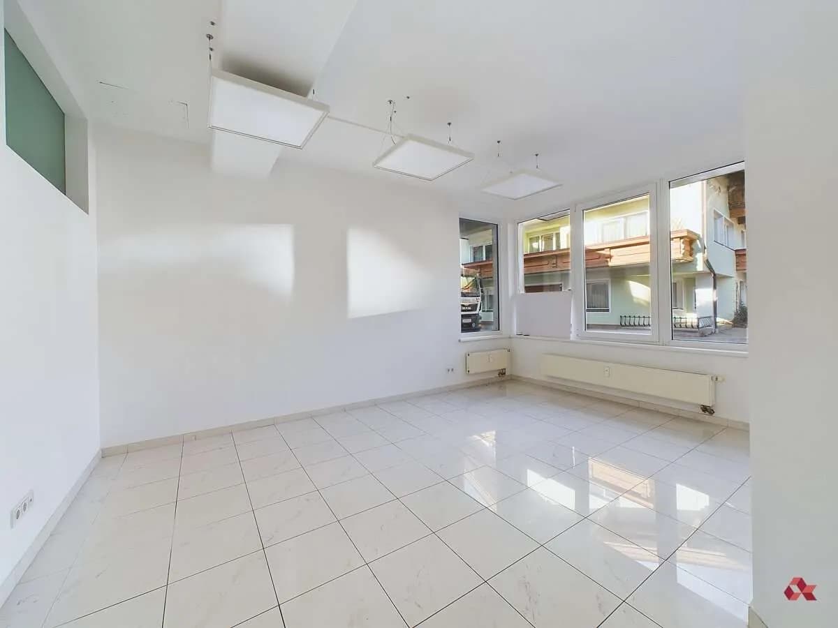 Gewerbeimmobilie mieten in Kitzbühel – 238 m², € 1.875 – Bild 10 von 13
