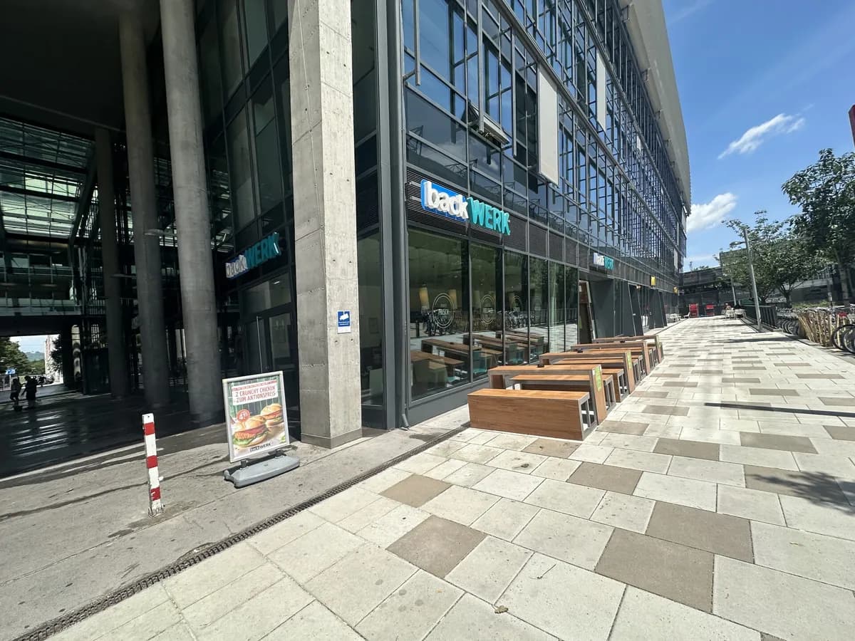 Gewerbeimmobilie mieten in Wien – 125 m², € 4.873