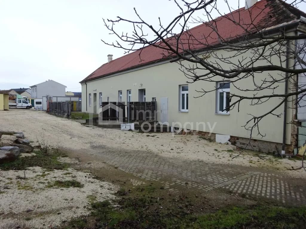 8-Zimmer-Gewerbeimmobilie kaufen in Hollabrunn – 300 m², € 689.000