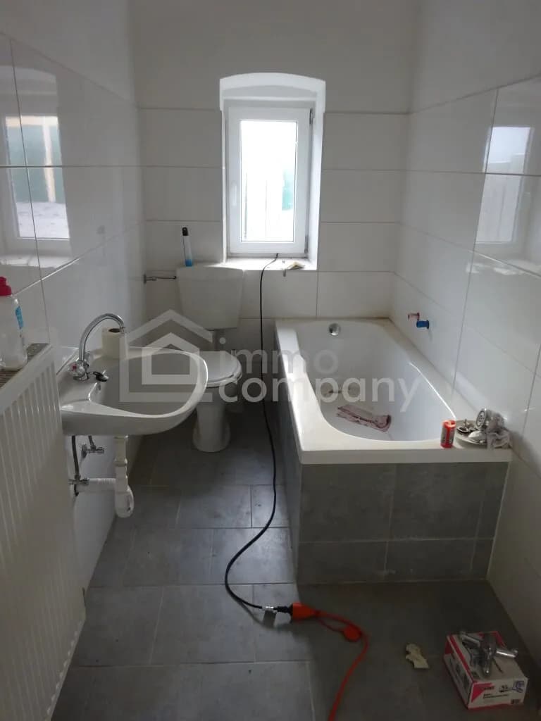8-Zimmer-Gewerbeimmobilie kaufen in Hollabrunn – 300 m², € 689.000 – Bild 3 von 16
