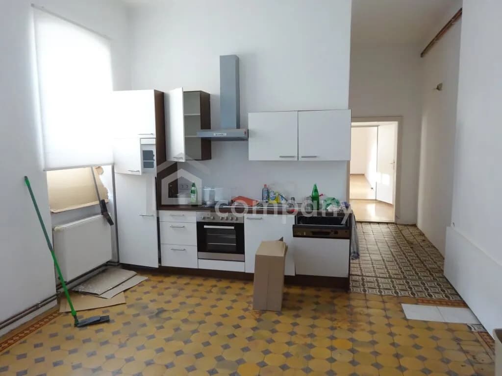 8-Zimmer-Gewerbeimmobilie kaufen in Hollabrunn – 300 m², € 689.000 – Bild 8 von 16
