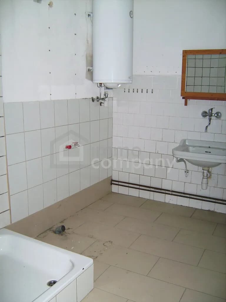 8-Zimmer-Gewerbeimmobilie kaufen in Hollabrunn – 300 m², € 689.000 – Bild 13 von 16