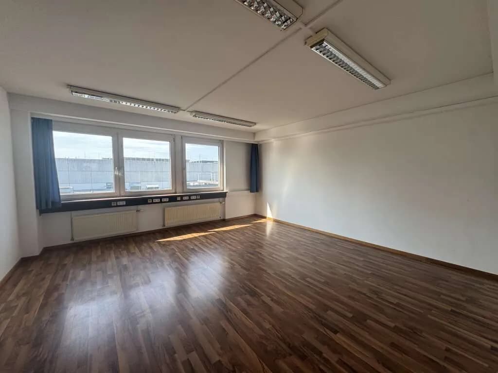 Gewerbeimmobilie mieten in Linz – 204 m², € 2.529