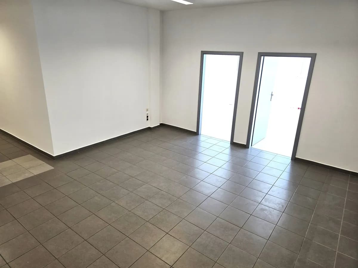 6-Zimmer-Gewerbeimmobilie mieten in Krems an der Donau – 192 m², € 1.870 – Bild 3 von 16