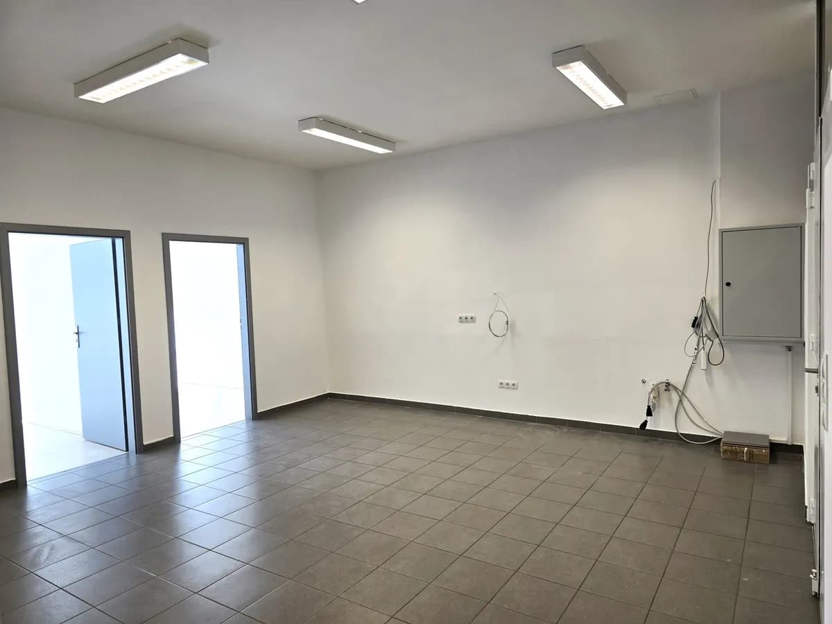 6-Zimmer-Gewerbeimmobilie mieten in Krems an der Donau – 192 m², € 1.870 – Bild 4 von 16